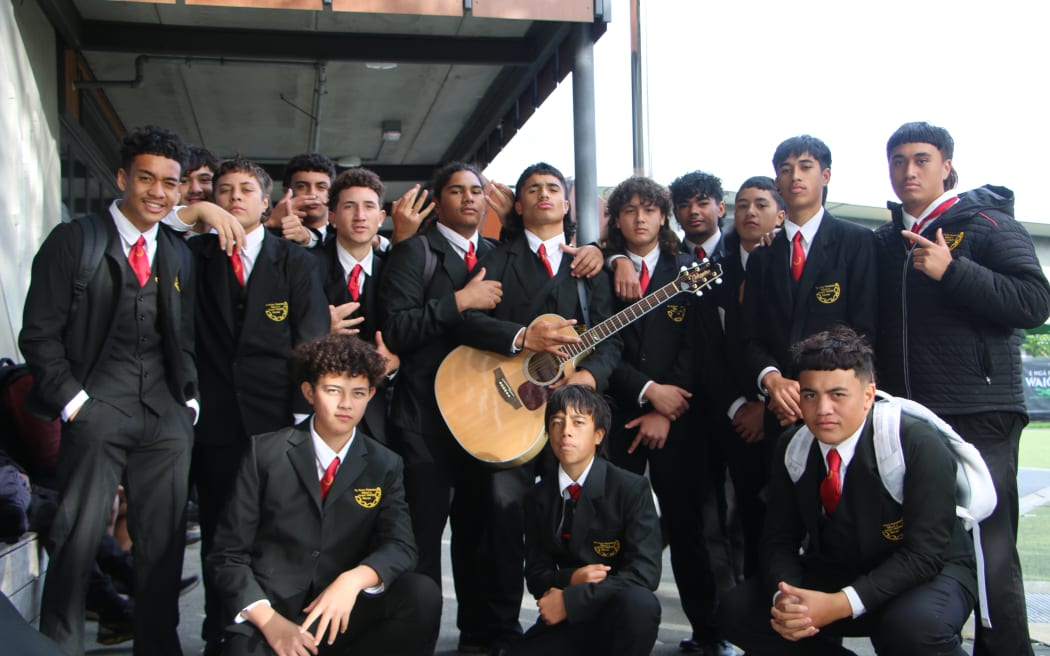 Students from Te Kura Kaupapa Māori o Hoani Waititi Marae at Ngā Manu Kōrero Tāmaki ki te Waitematā.