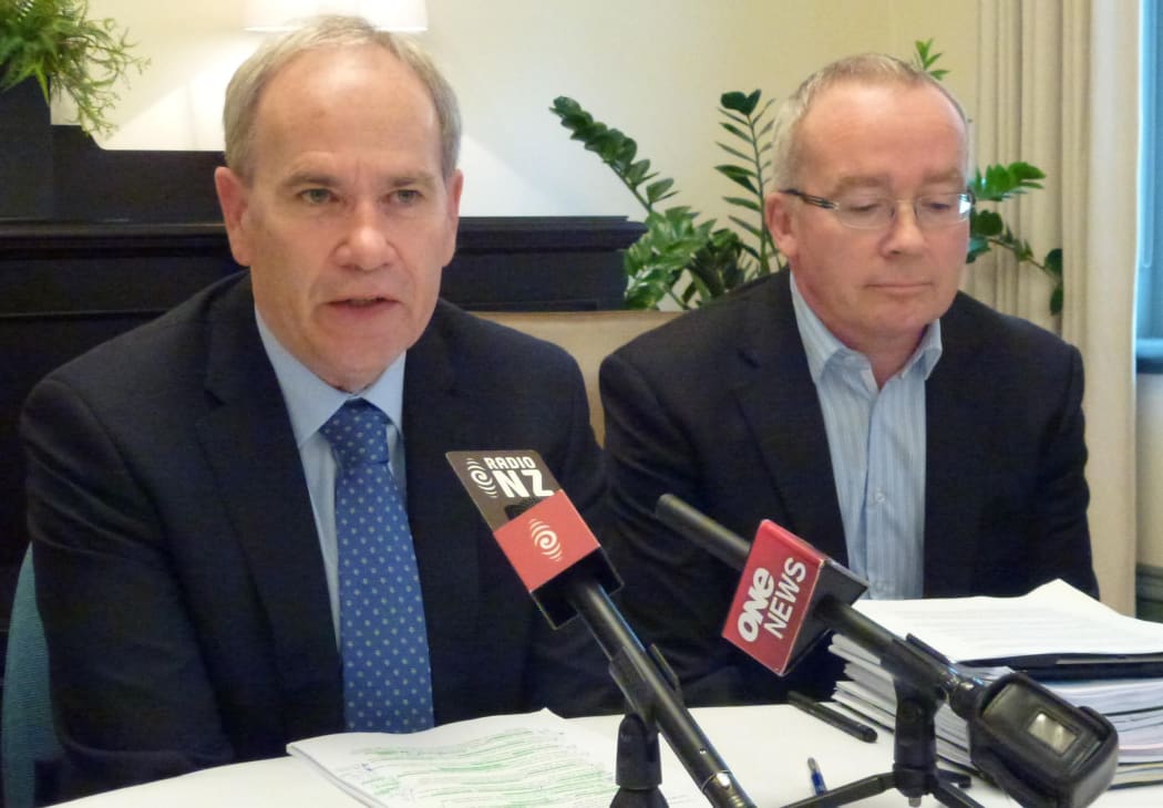 Auckland Mayor Len Brown, left, and council chief executive Stephen Town.