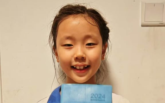 9-year-old Handong Zi lost her diary at Lake Tekapo. It soon became an impromptu guestbook.