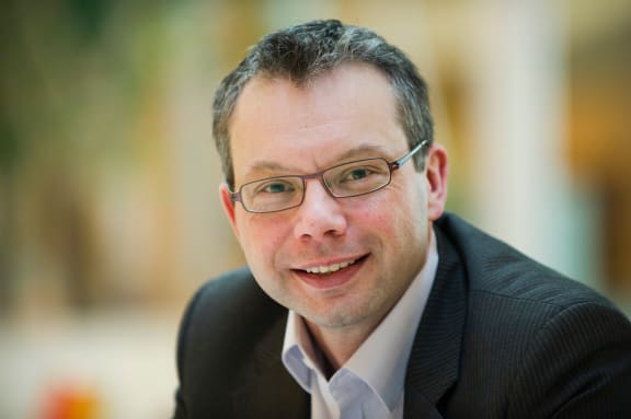 Dr Simon Chaplin