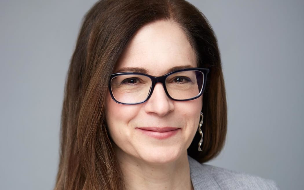 Dr Arika Okrent is a linguist and author with a joint PhD in linguistics and cognition and cognitive neuroscience from the University of Chicago.