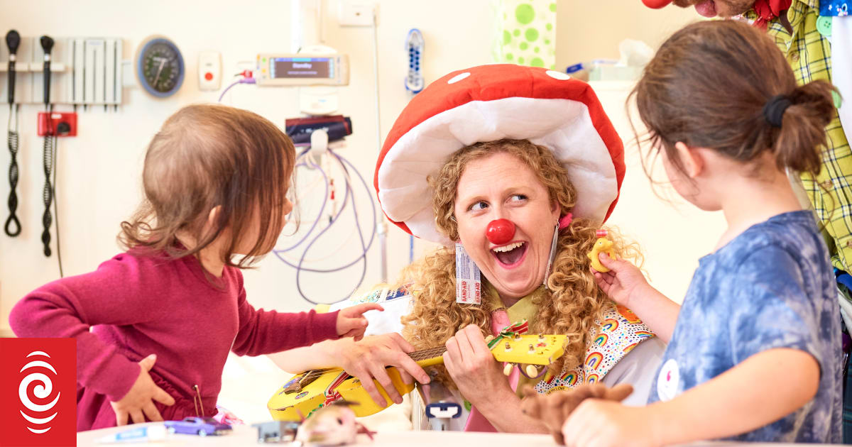 What can clowns teach doctors about connection? | RNZ