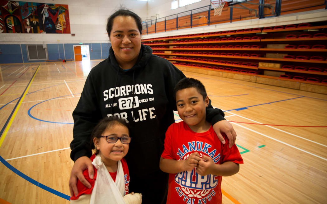 The Lama Family. Makerita (top), Aiga (left), Ali (right).