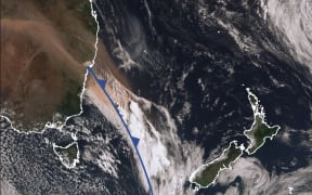 Dust clouds in Australia behind a cold front (marked in blue) over the Tasman Sea.