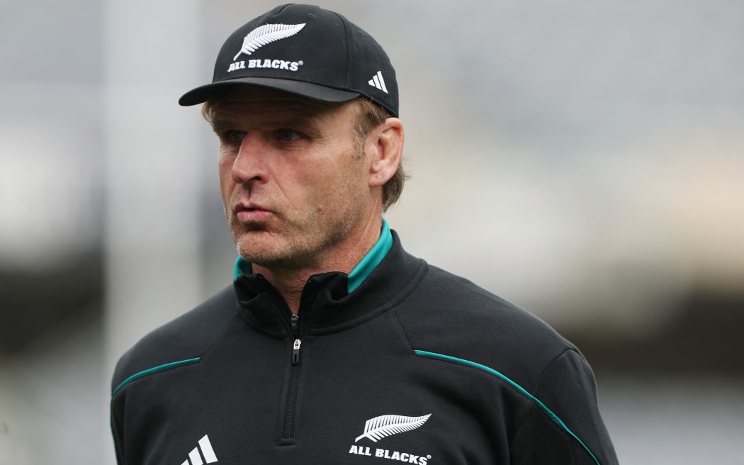 CHICAGO, ILLINOIS - OCTOBER 31: Head coach Scott Robertson of the All Blacks looks on during a New Zealand All Blacks Captain's Run ahead of The Gallagher Cup: The Rematch between Ireland and All Blacks at Soldier Field on October 31, 2025 in Chicago, Illinois.   Michael Reaves/Getty Images/AFP (Photo by Michael Reaves / GETTY IMAGES NORTH AMERICA / Getty Images via AFP)