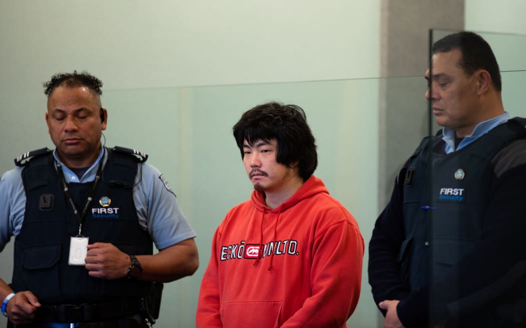 殺人容疑者のガブリエル・ヒカリ・ヤド・エロヒムは、オークランドのウェスタン・スプリングスにあるハウジング・ニュージーランドのアパートで69歳のマイケル・マルホランドを殺害した罪で無罪を主張した。