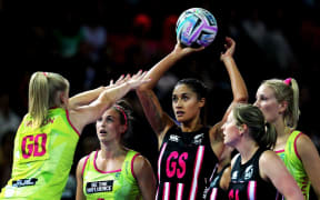 New Zealand's Maria Tutaia takes a shot in the Fast5 Netball World Series against Australia at Vector Arena, Auckland, Friday 8th November 2013. Photo: Anthony Au-Yeung / photosport.co.nz