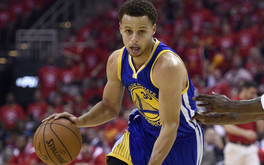 Golden State Warriors Stephen Curry top scored for his side to lead them into the NBA finals.