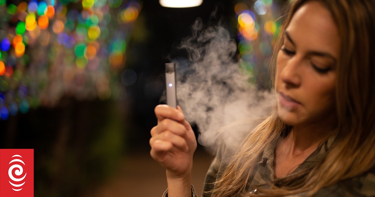 New research sheds light on vapers transitioning to smoking RNZ News