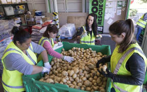 Kiwiharvest volunteers