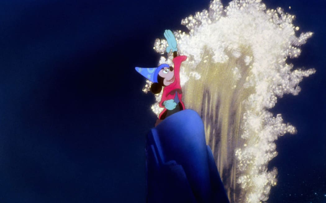 FANTASIA
1940
de James Algar, Samuel Armstrong, Ford Beebe, Norman Ferguson, Jim Handley, T. Hee, Wilfred Jackson, Hamilton Luke, Bill Roberts, Paul Satterfield et Ben Sharpteen
COLLECTION CHRISTOPHEL © Walt Disney Productions
dessin anime; animation; cartoon; Mickey Mouse; Apprenti Sorcier; Sorcerer's apprentice; (Photo by Walt Disney Productions / Collection ChristopheL via AFP)