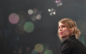 Former US soldier, whistleblower, transgender Chelsea Manning speaks at the digital media convention "re:publica" in Berlin, on May 2, 2018. / AFP PHOTO / Tobias SCHWARZ