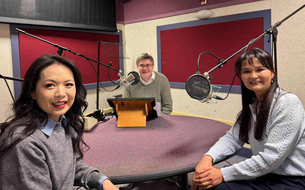 Duo Enharmonics Nicole Chao (left), Beth Chen (right), and RNZ Concert host David Morriss in the studio.