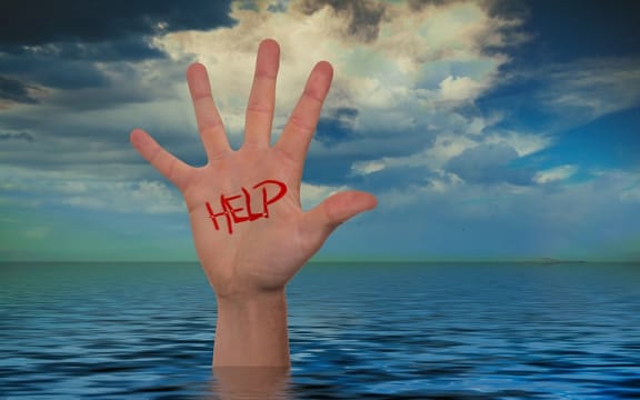 fake drowning