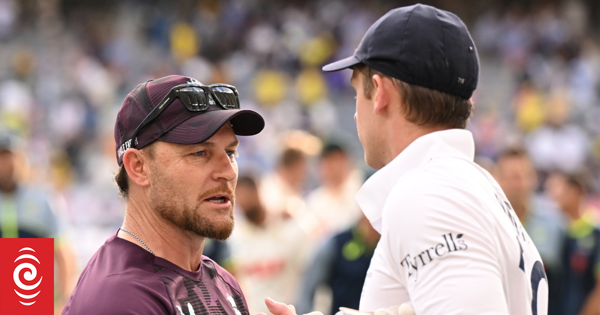 Brendon McCullum wants to stay as England coach despite Ashes drubbing
