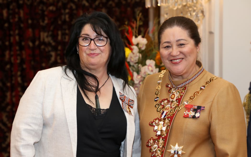 Leoni McInroe and Dame Cindy Kiro.