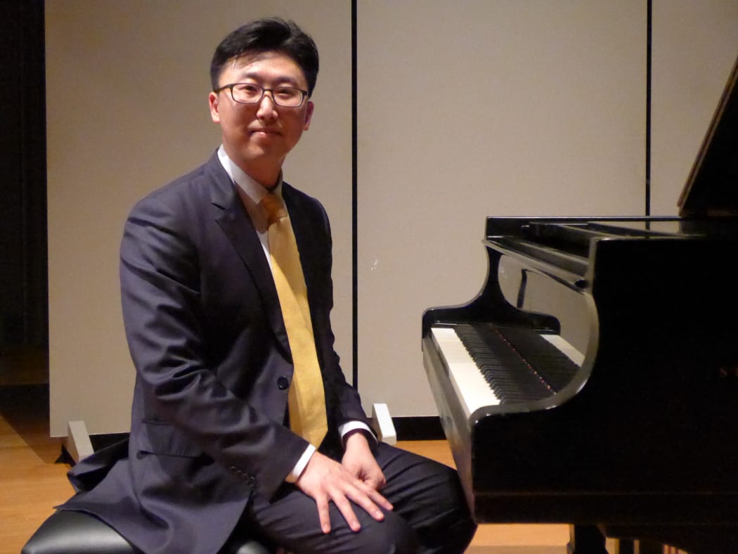 Joong Han Jung