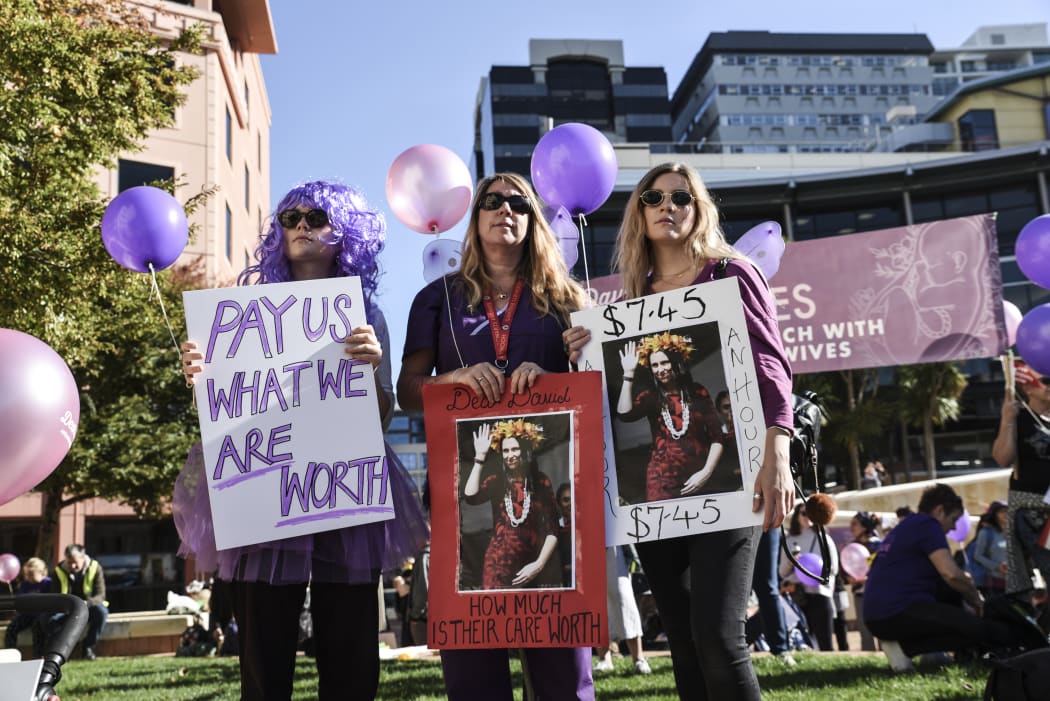Midwives rally in Wellington.