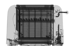 Pop up toaster, X-ray. (Photo by NICK VEASEY/SCIENCE PHOTO LIBRAR / NVY / Science Photo Library via AFP)