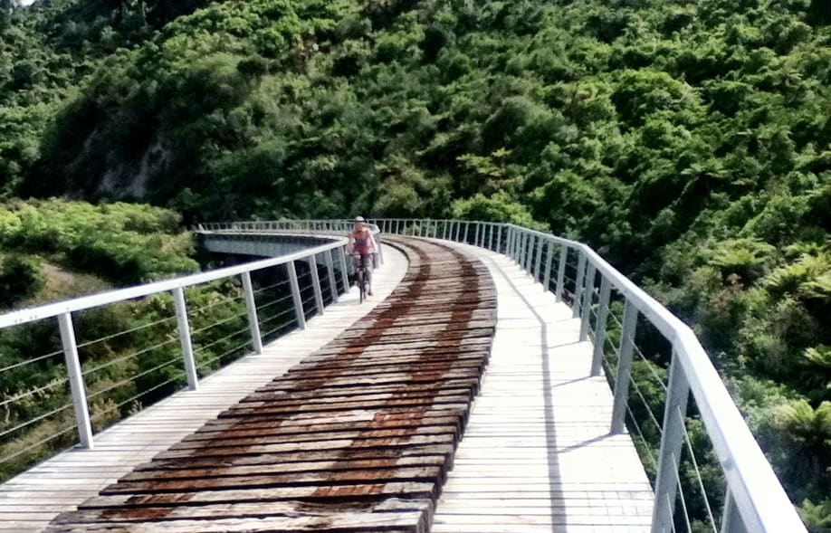 Mountain bikes are already allowed in parts of the Tongariro National Park. Here, a cyclist crosses a viaduct near the Old Coach Road, Ohakune (file photo).
