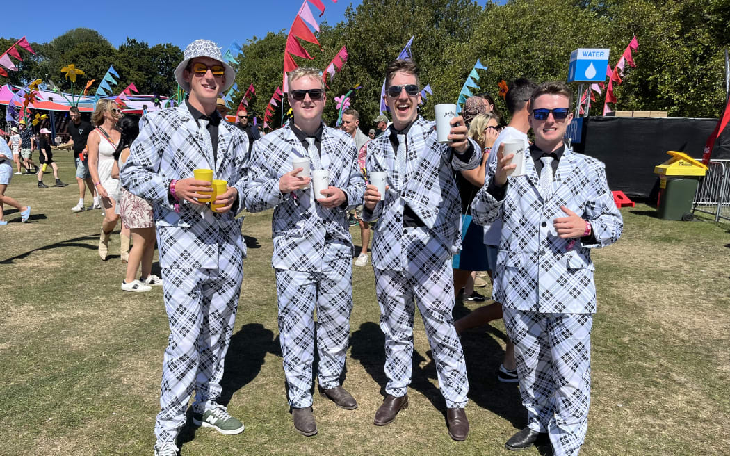 A Electric Avenue deste ano atraiu uma ampla gama de trajes entre os freqüentadores de festivais