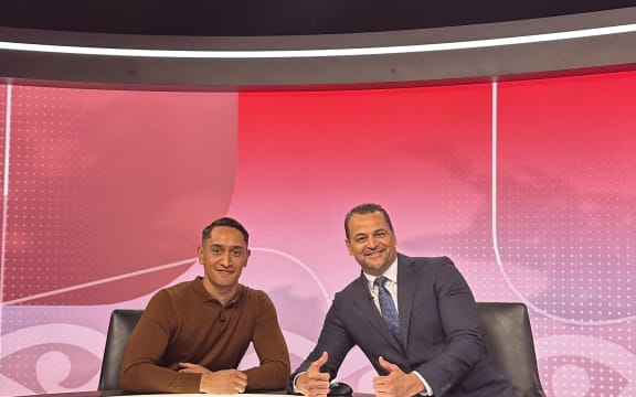 Te Karere presenters Kruze Tangira, left, and Scotty Morrison on set.