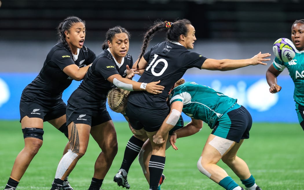 Ruahei Demant playing for the Black Ferns against Ireland.