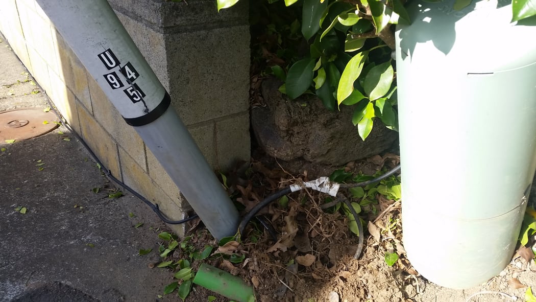 exposed cable 2