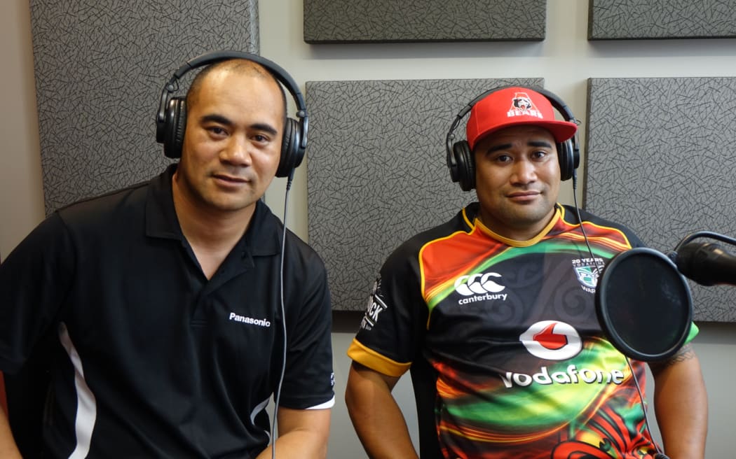 Teu and Nio Ikahihifo of Koile in the RNZ Otago studio.