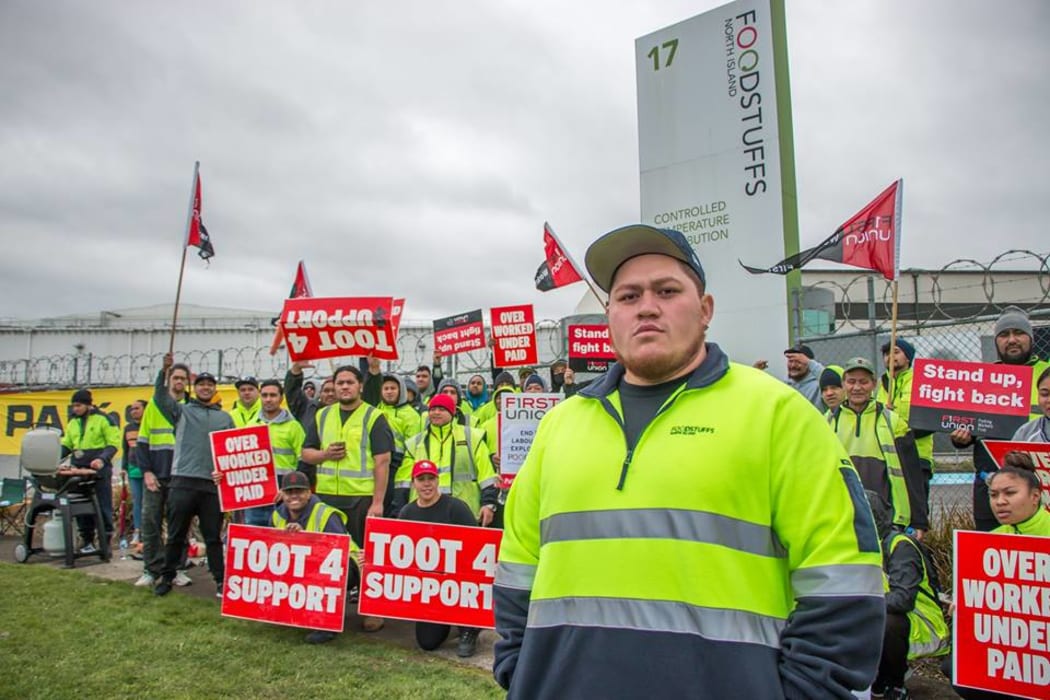 Worker and First Union night shift delegate Gino Kelly at the picket.