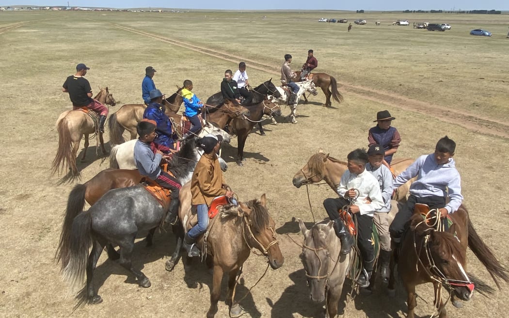 New Zealand farmers have shared their shearing knowledge with more than 100 Mongolian herders during a five week tour of the country.