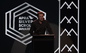 Michael Norris accepts the 2018 SOUNZ Contemporary award.