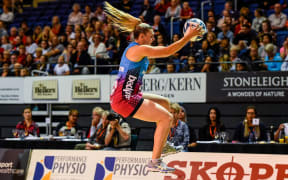 Southern Steel player Gina Crampton grabs possession against the Tactix.