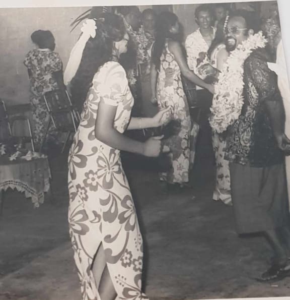 Aunty Nane teaches Michael Somare traditional Cook Islands 'ura' dance in 1971.
