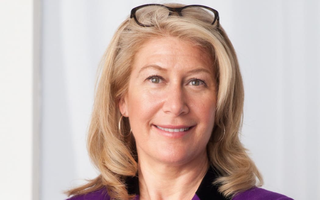 Dr Lisa Miller