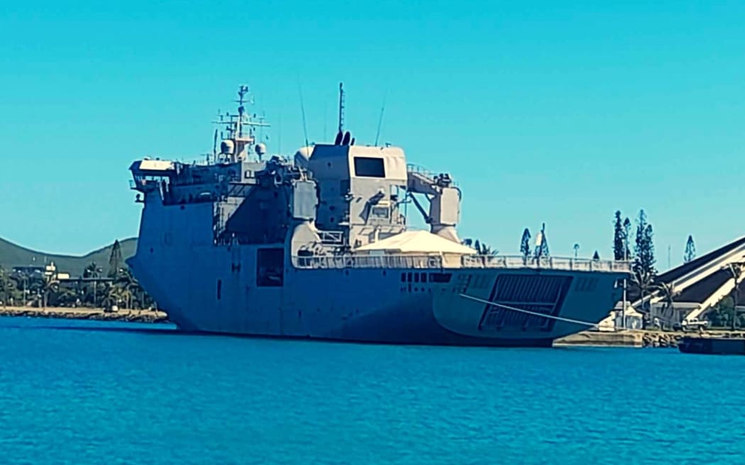 Le HMNZS Canterbury en visite de courtoisie à Nouméa