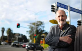 Papakura Local Board chairman Brent Catchpole is calling for AT to review its plans for a new cycleway in Papakura.
