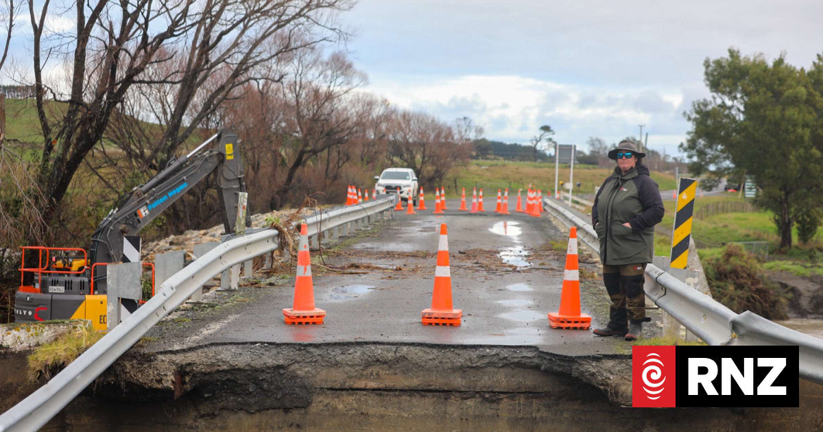 Convoys keep cut-off South Wairarapa community supplied