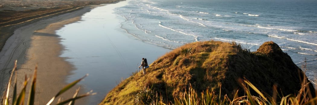 Amos-Chapple-90-Mile-Beach