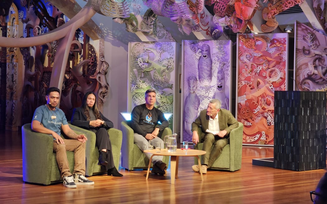Traditional navigators encourage more people to 'look up' at Matariki ...