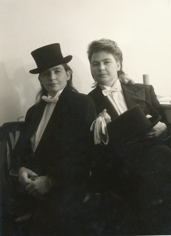 Jools and Lynda Topp