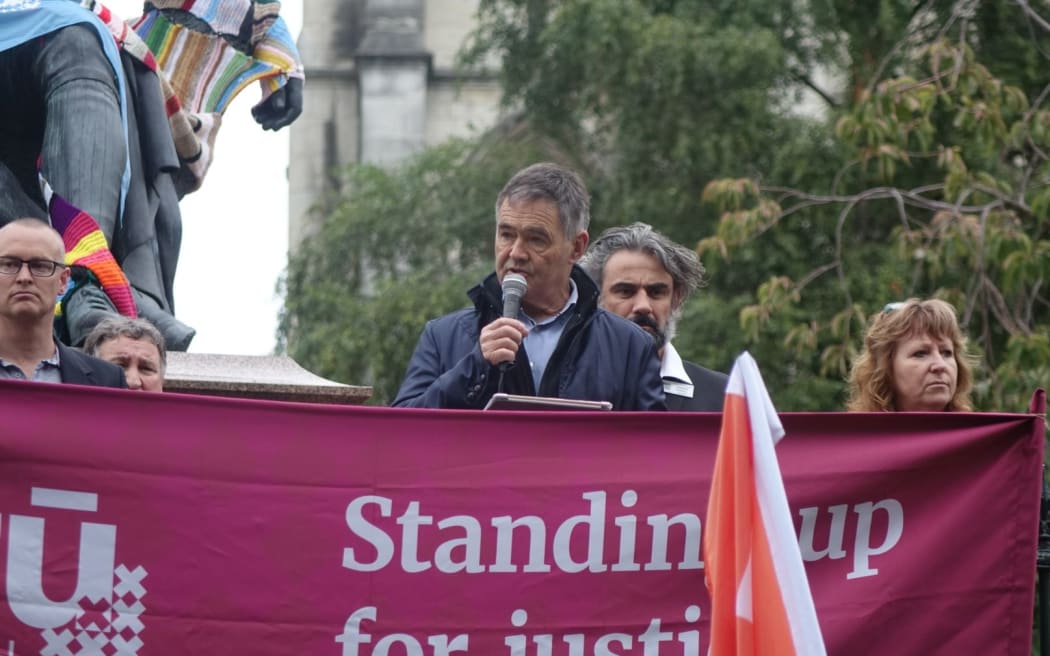 Dunedin mayor Dave Cull spoke at the rally, saying the city had to stand by the Cadbury factory's workers.