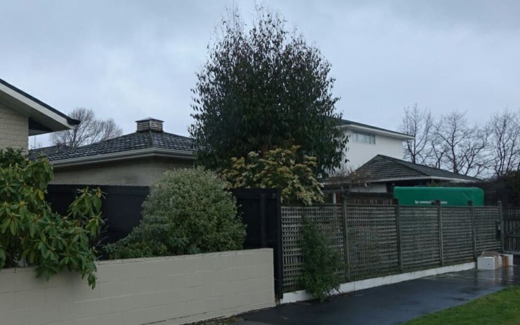 The house is in the suburb of Ilam.