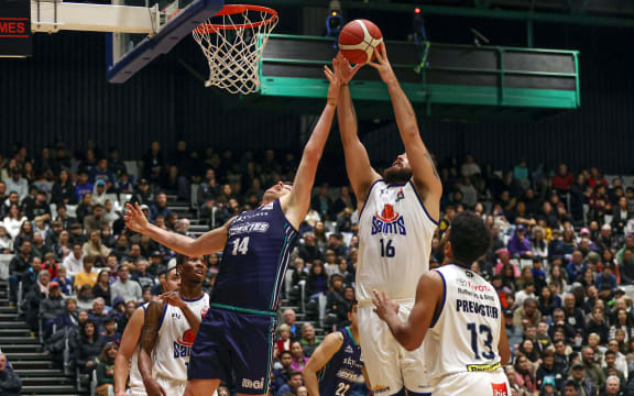 Huskies Nick Barrow and Saints Tohi Smith-Milner during the NBL Basketball match between Auckland Huskies and Wellington Saints at Eventfinda Stadium Auckland, New Zealand. 17 July 2021.