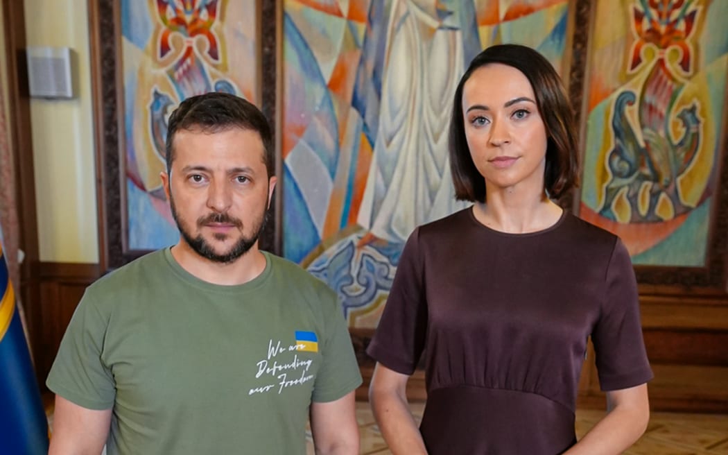 Ukraine's President Volodymyr Zelensky and TodayFM's Tova O'Brien.