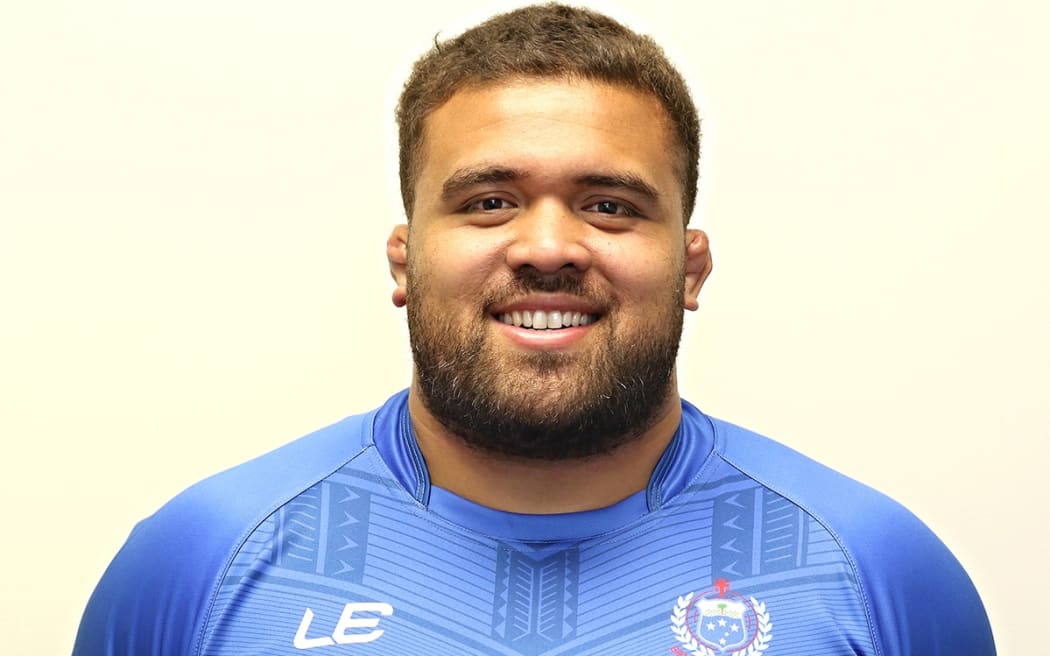 Manu Samoa prop Paul Alo-Emile.