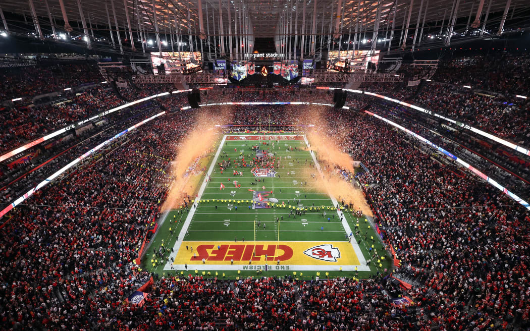 LAS VEGAS, NEVADA - FEBRUARY 11: Kansas City Chiefs celebrate after defeating the San Francisco 49ers 25-22 in overtime during Super Bowl LVIII at Allegiant Stadium on February 11, 2024 in Las Vegas, Nevada.   Rob Carr - REMOTES/DO NOT SEND/AFP (Photo by Rob Carr - REMOTES / GETTY IMAGES NORTH AMERICA / Getty Images via AFP)