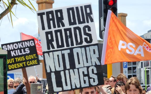 Protesters at the Auckland smokefree rally.