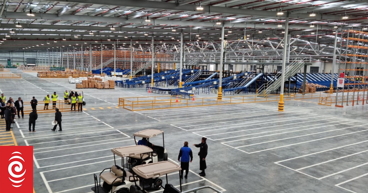 Kmart opens first distribution centre at Ruakura Superhub RNZ News