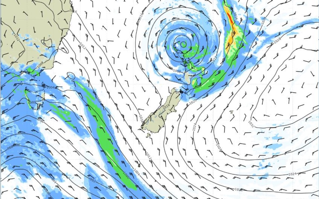MetService forecasting shows the predicted track of ex-tropical cyclone Lola as it moves down towards Gisborne, about 1am Tuesday.